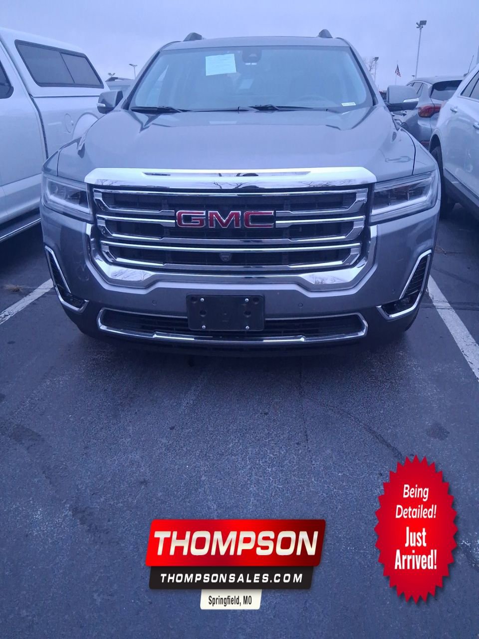 Used 2020 GMC Acadia SLT w/ Driver Alert Package II image 1