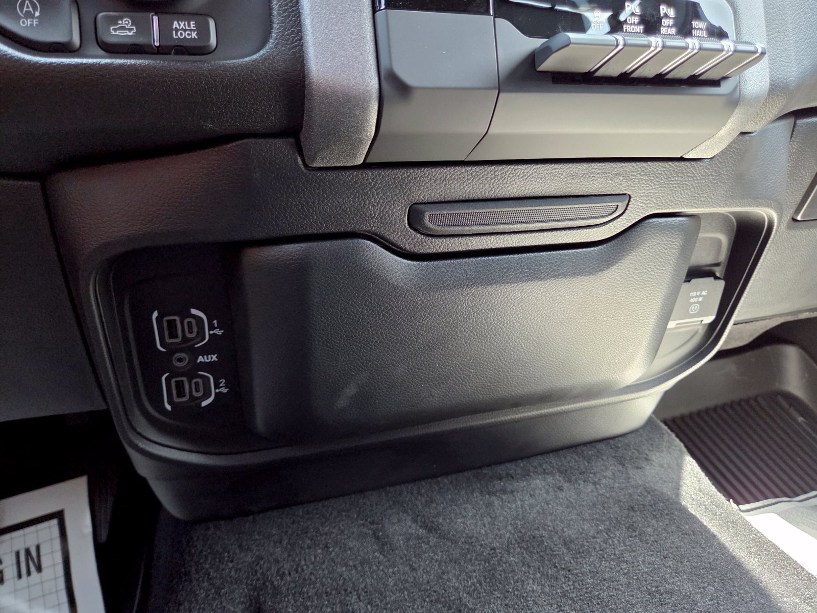 New 2026 RAM 1500 Warlock AWD/4WD image 33