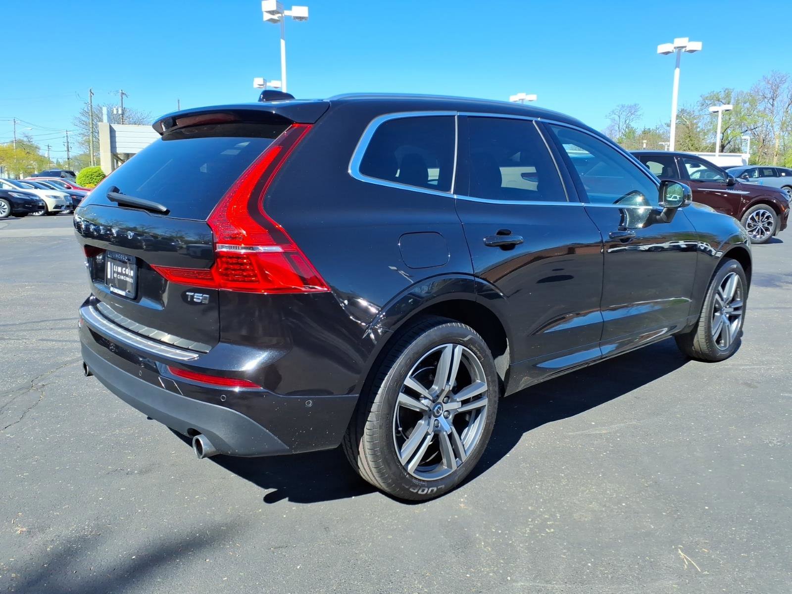 Used 2019 Volvo XC60 T5 Momentum w/ Protection Package Premier image 7
