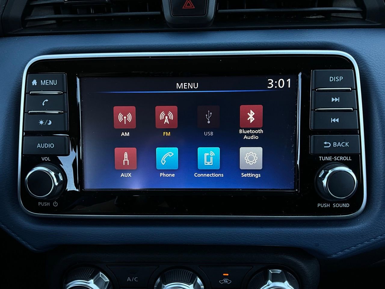 Used 2025 Nissan Versa SV image 25