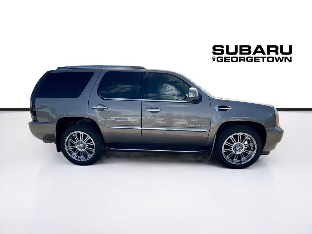 Used 2014 Cadillac Escalade Luxury AWD/4WD image 8