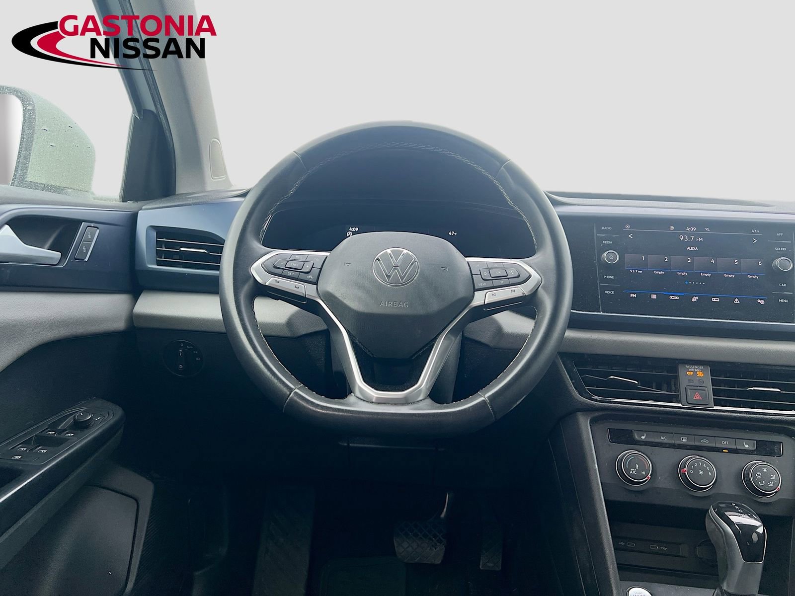 Used 2022 Volkswagen Taos SE image 27