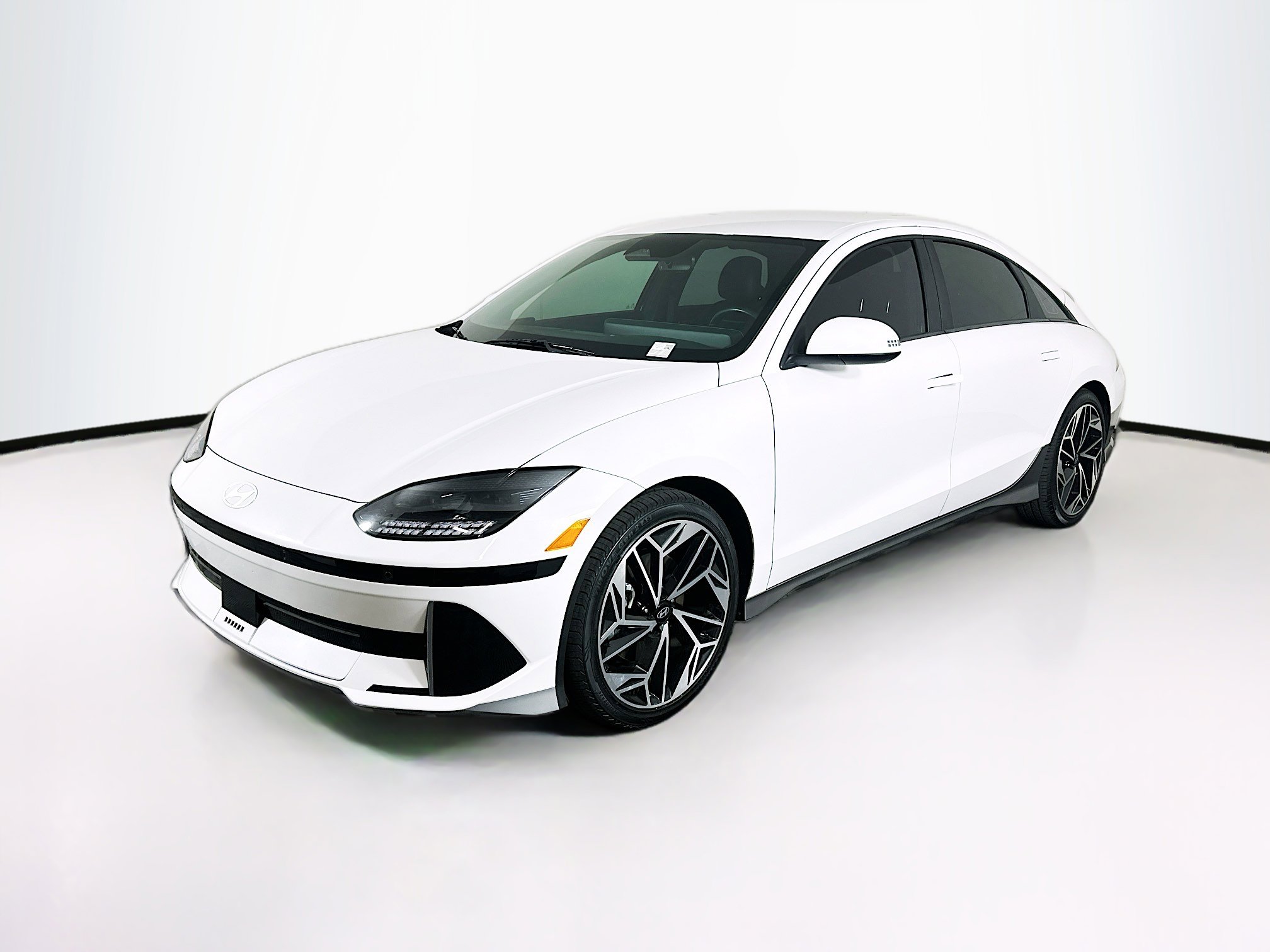 Used 2023 Hyundai Ioniq 6 Limited RWD image 3