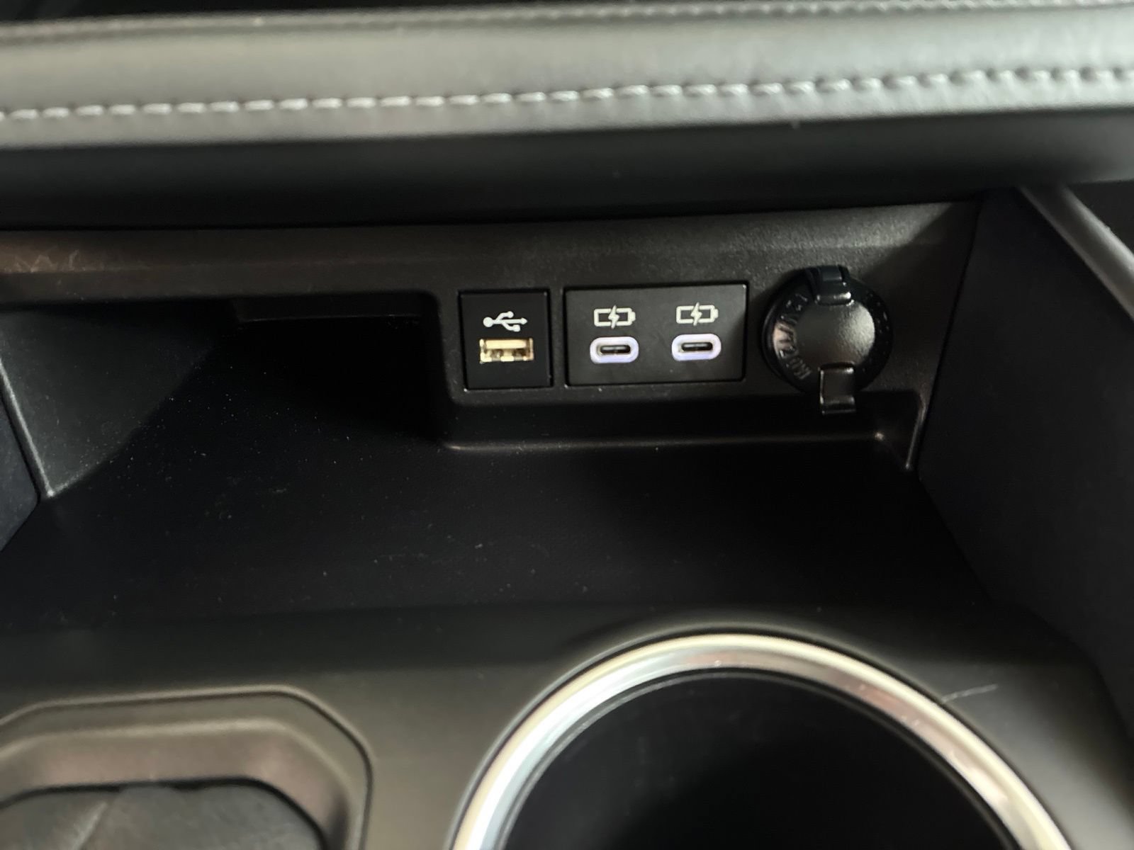 Used 2024 Toyota Highlander XLE AWD/4WD image 26