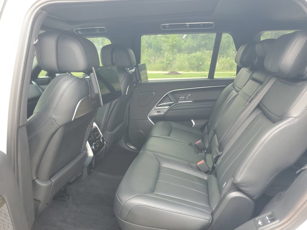 Used 2025 Land Rover Range Rover Long Wheelbase Autobiography AWD/4WD image 27