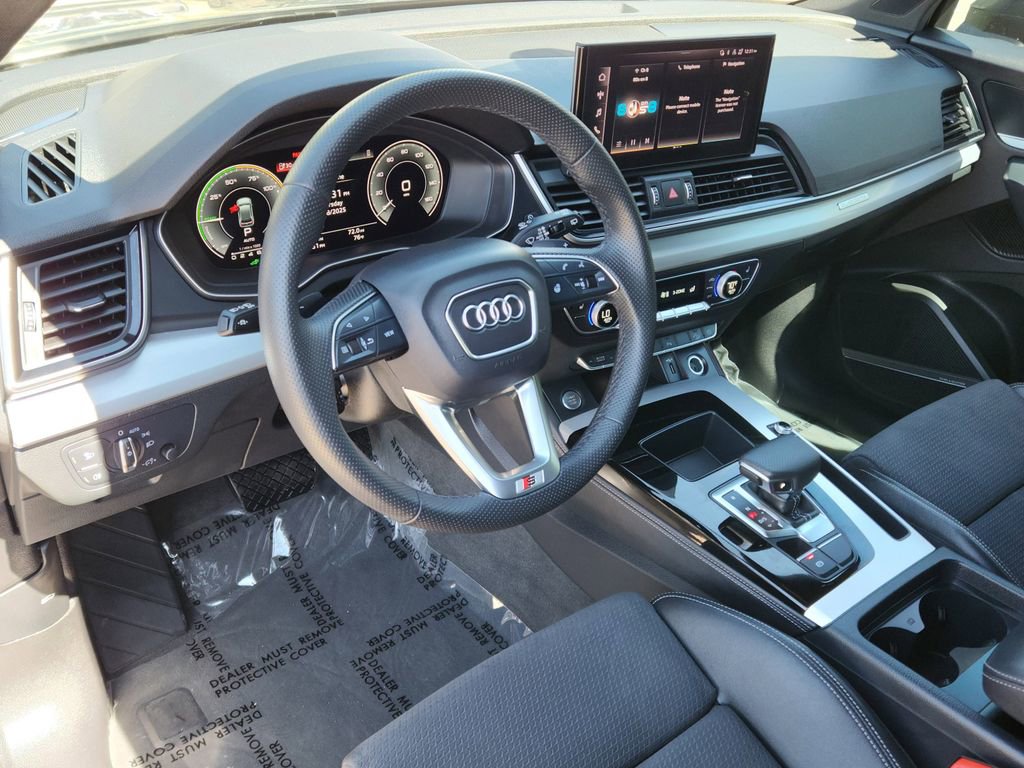 Used 2024 Audi Q5 e Premium Plus w/ Premium Plus Package image 9