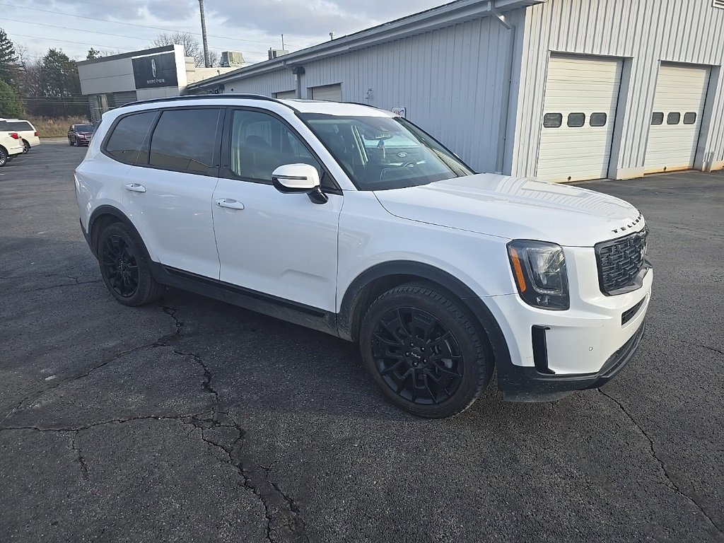 Used 2022 Kia Telluride SX w/ SX Prestige Package image 3