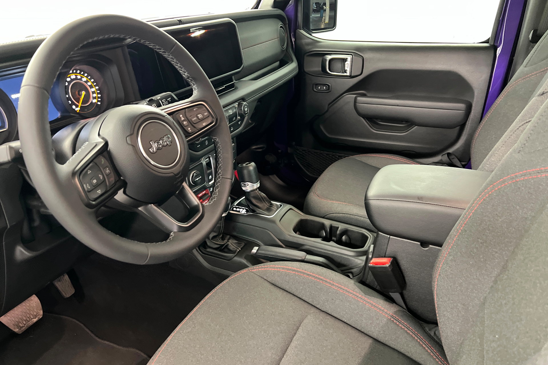 Certified 2026 Jeep Wrangler Rubicon AWD/4WD image 15