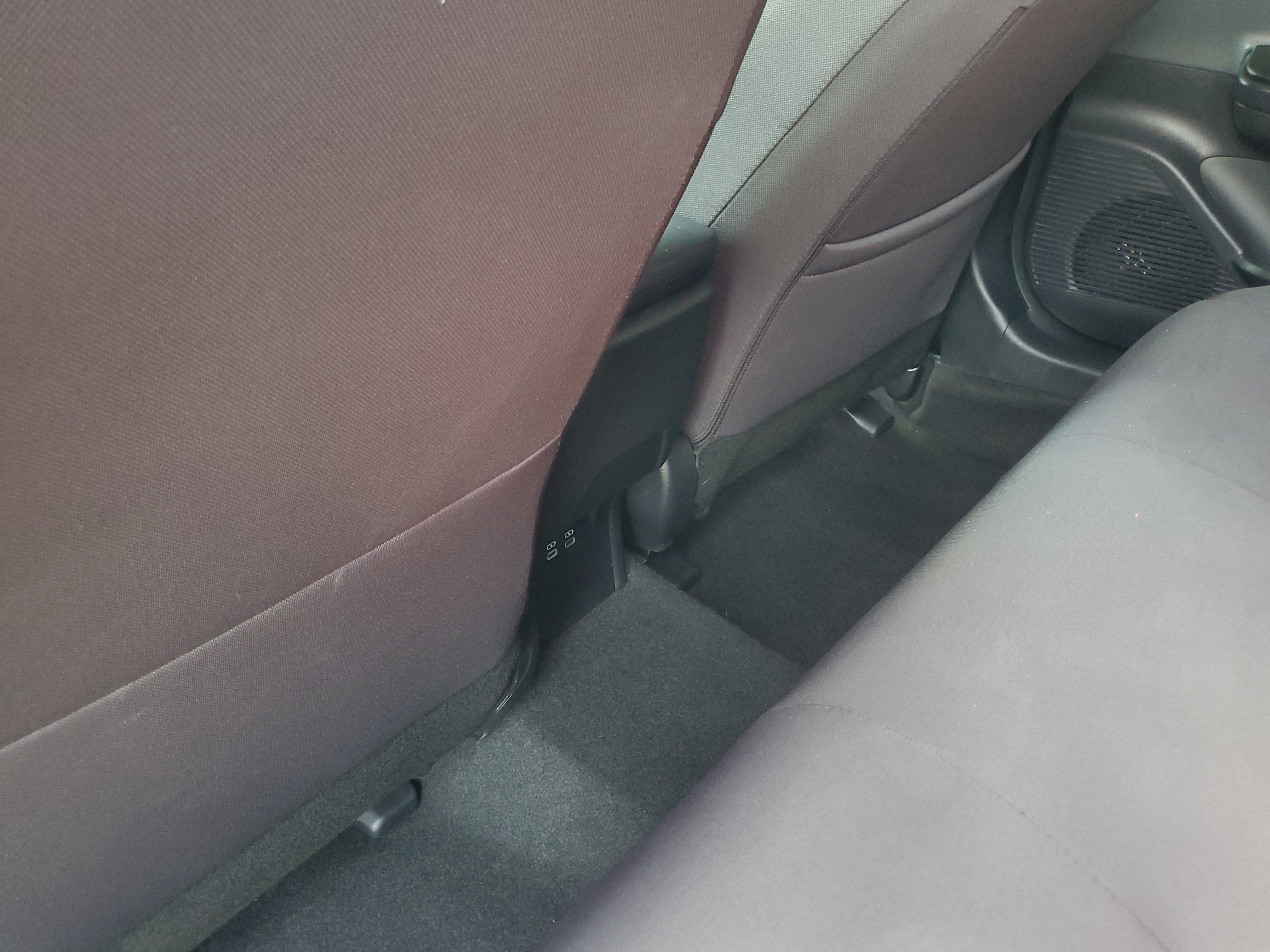 Certified 2025 Toyota Prius LE FWD image 10