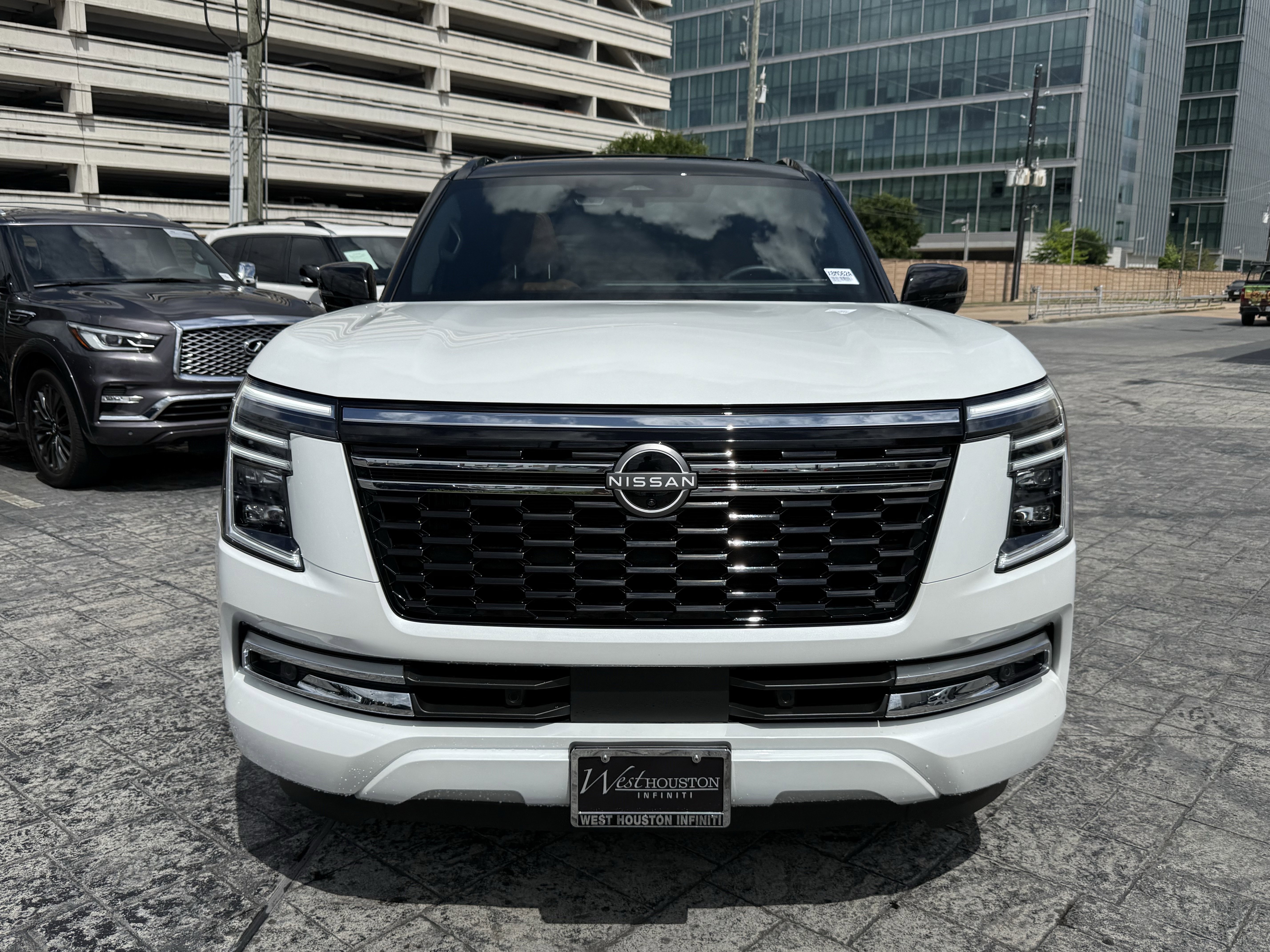 Used 2026 Nissan Armada Platinum Reserve AWD/4WD image 2