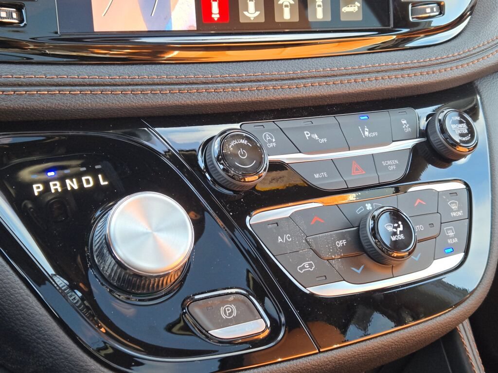 New 2026 Chrysler Pacifica Pinnacle AWD/4WD image 26