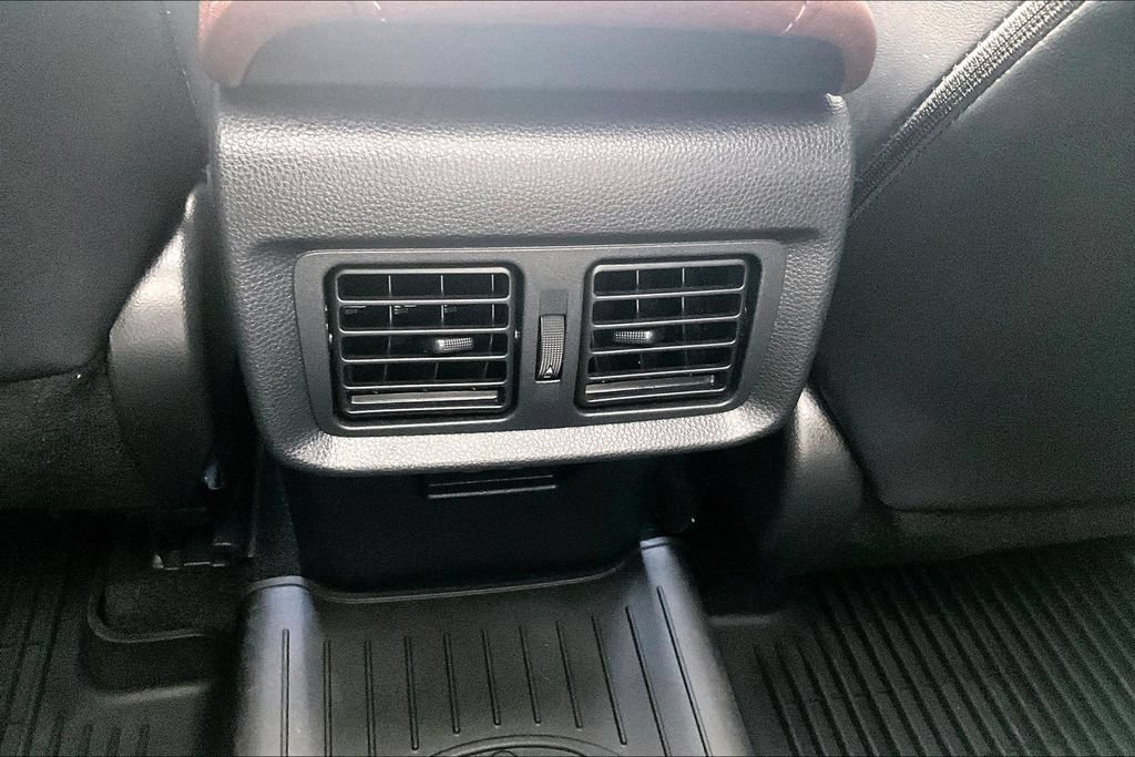 Used 2024 Toyota Venza Limited AWD/4WD image 11