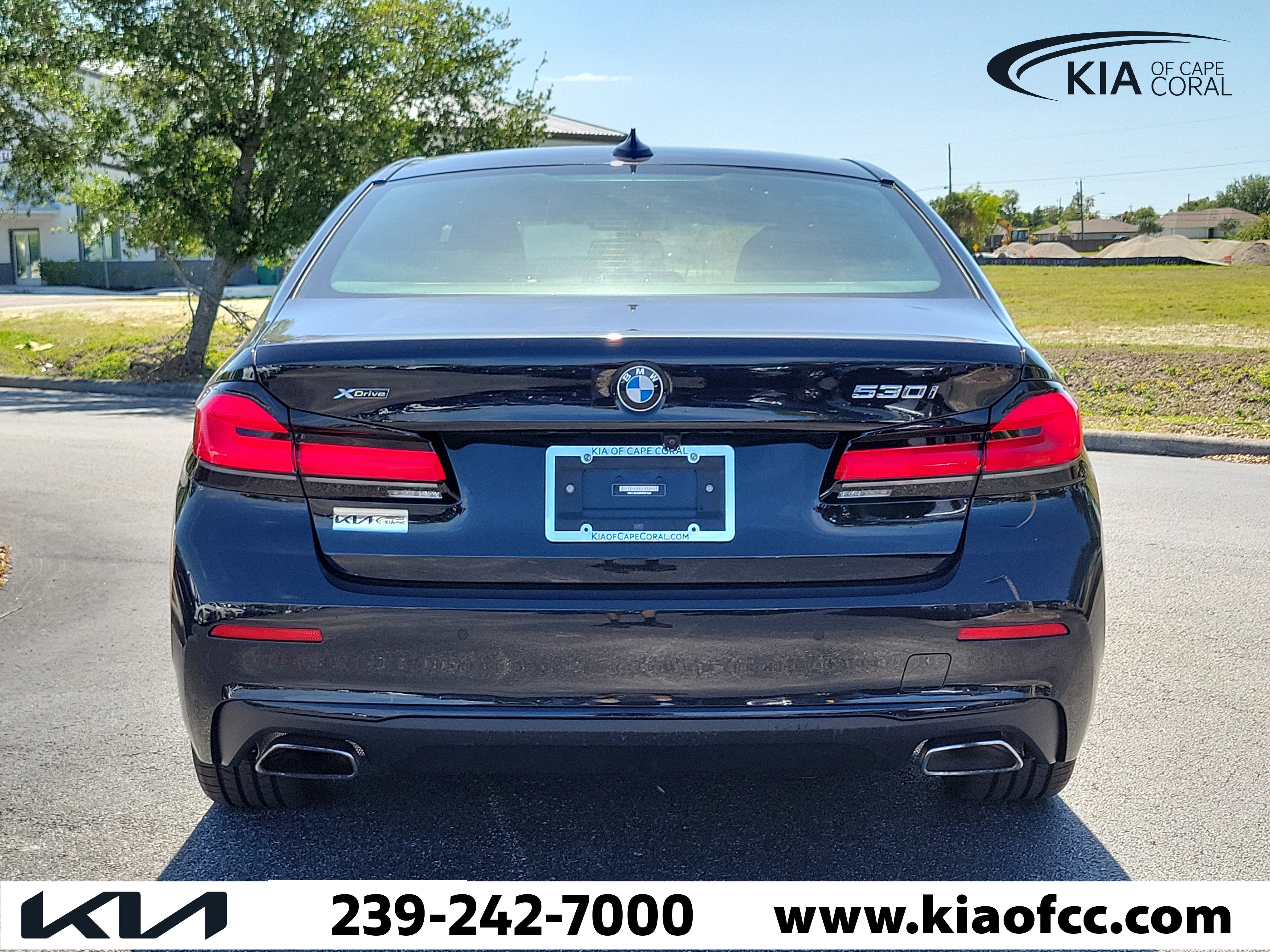 Used 2022 BMW 530i xDrive w/ Premium Package image 5