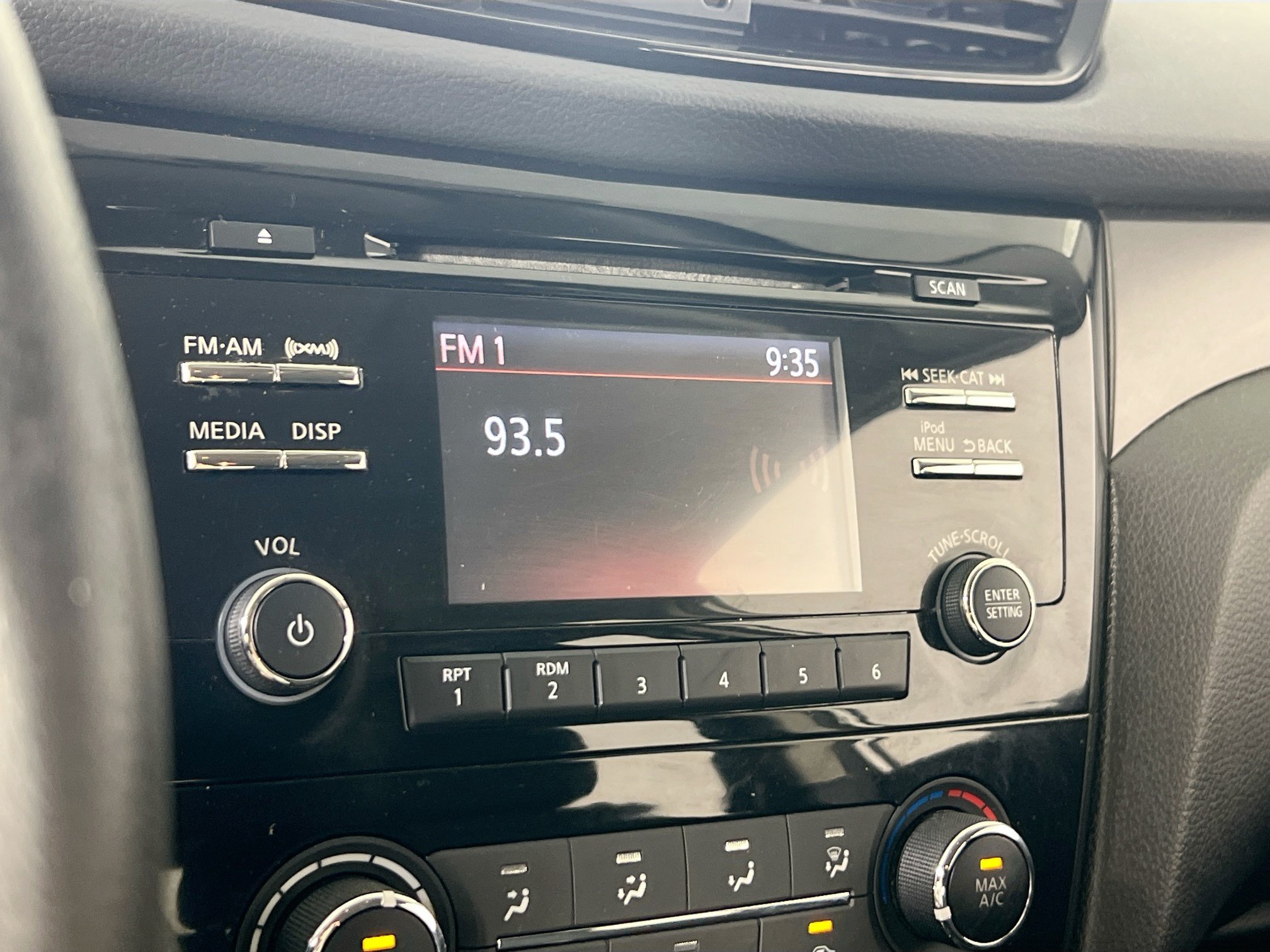 Used 2018 Nissan Rogue Sport S AWD/4WD image 14
