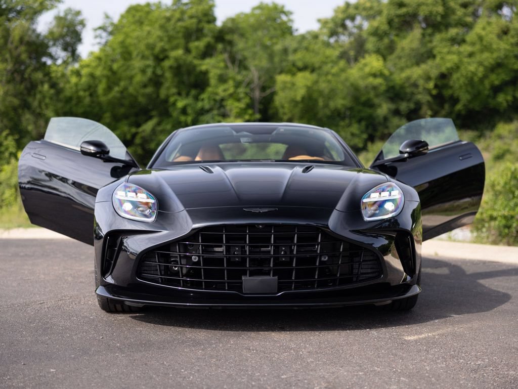 New 2026 Aston Martin V8 Vantage S RWD image 11