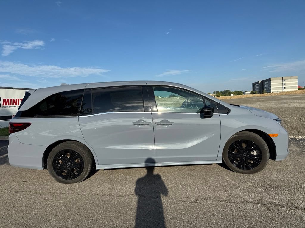 Used 2025 Honda Odyssey Sport-L image 13
