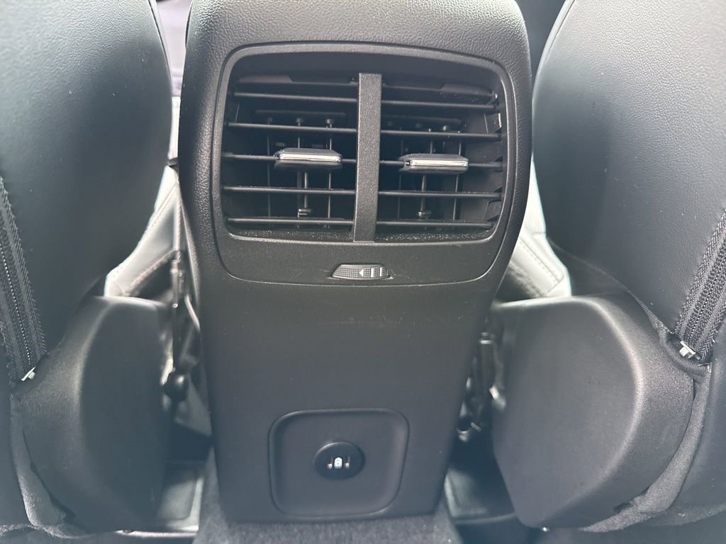 Used 2025 Ford Escape Platinum image 11