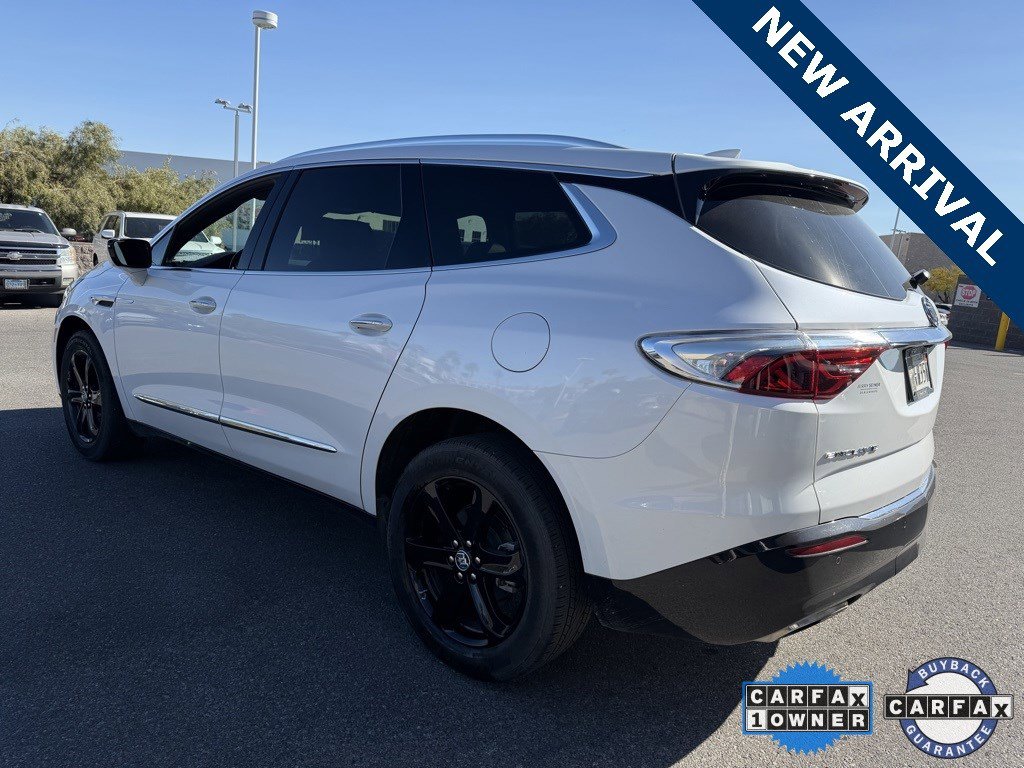 Used 2023 Buick Enclave Essence w/ Sport Touring Edition image 3