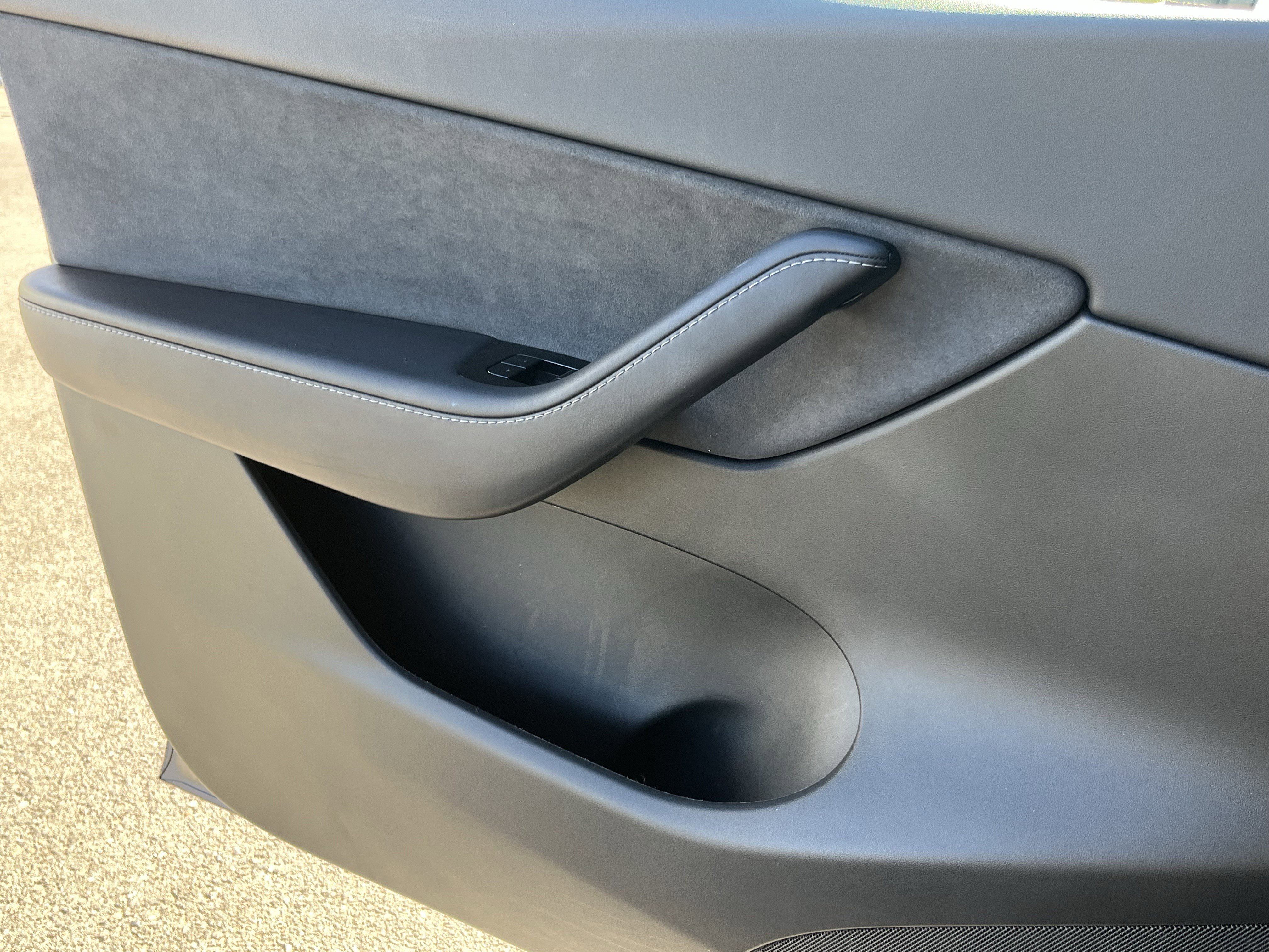 Used 2020 Tesla Model Y Long Range image 24