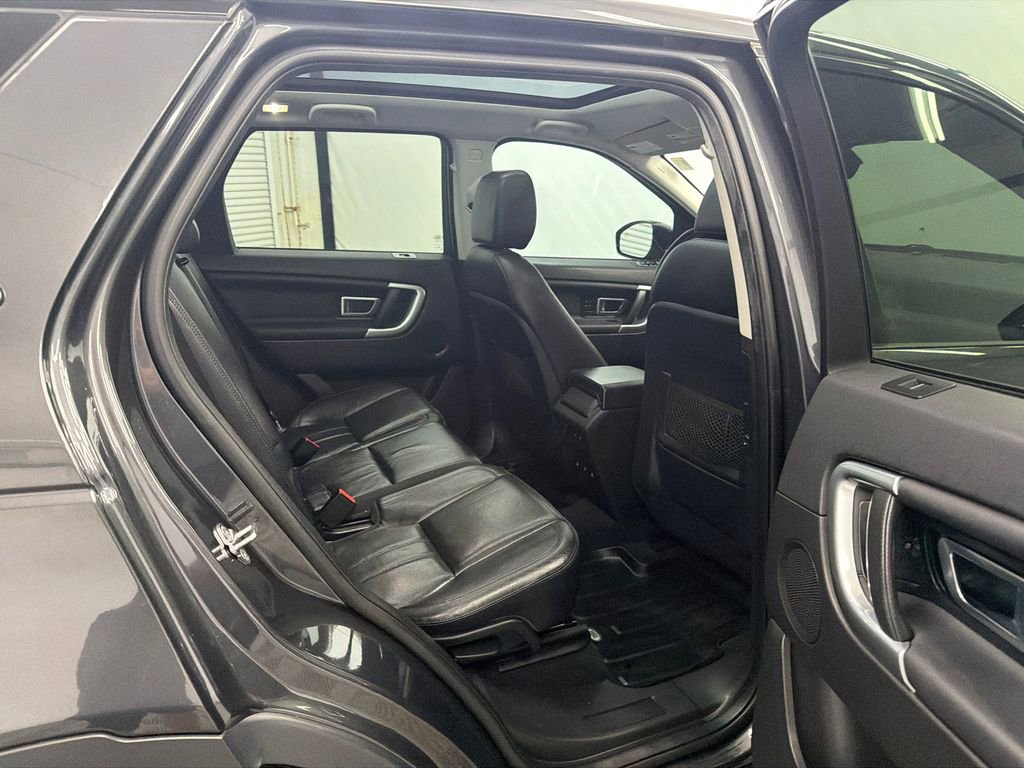 Used 2017 Land Rover Discovery Sport HSE AWD/4WD image 16