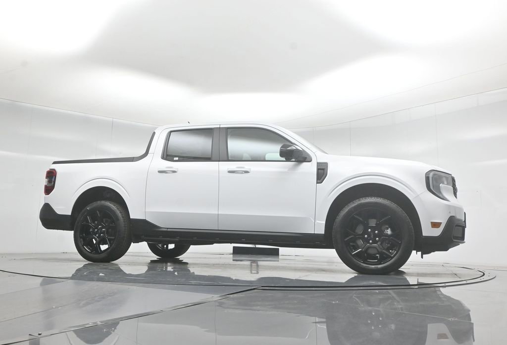 New 2025 Ford Maverick Lariat w/ Black Appearance Package image 3