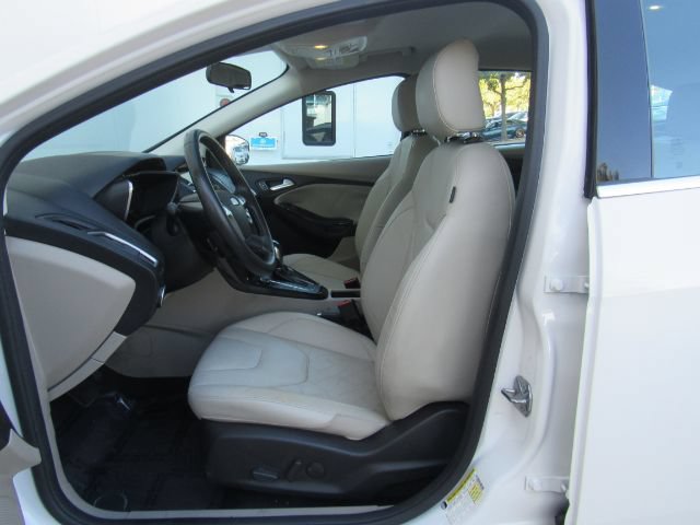 Used 2016 Ford Focus Electric Hatchback FWD image 13