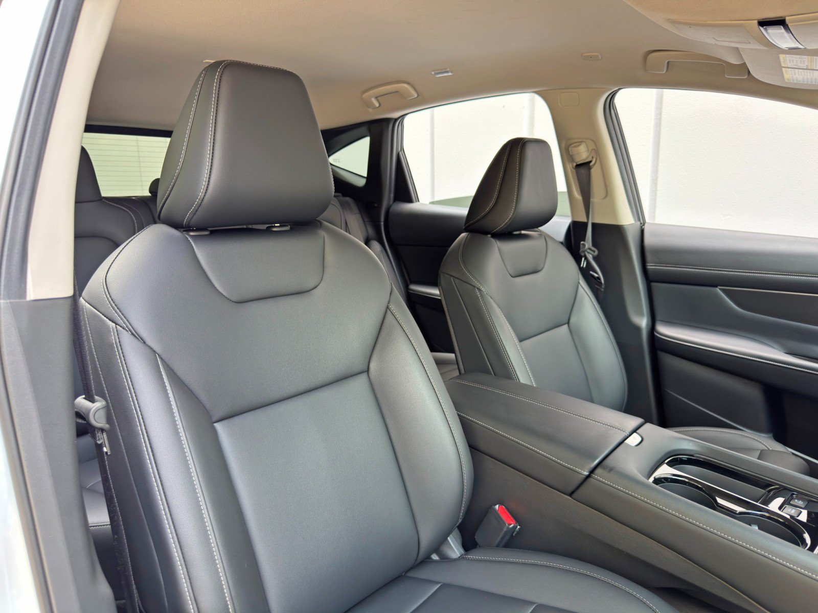 Used 2025 Nissan Murano SV AWD/4WD image 32