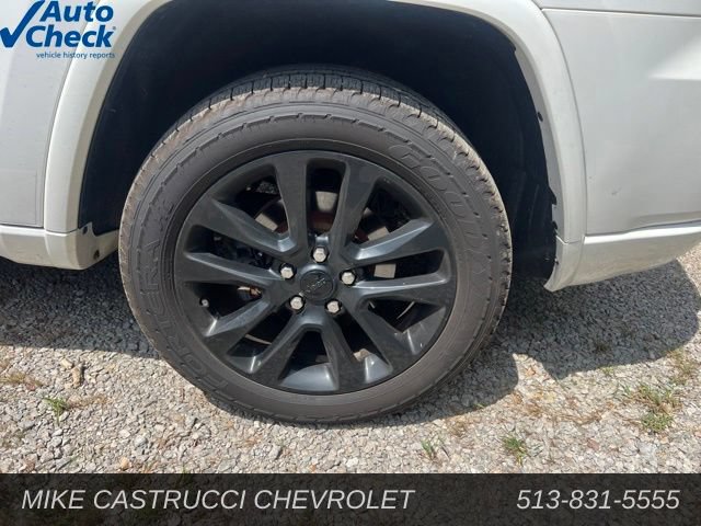 Used 2017 Jeep Grand Cherokee Altitude AWD/4WD image 4