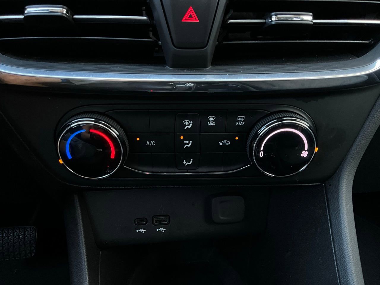 Used 2025 Buick Encore GX Preferred image 26