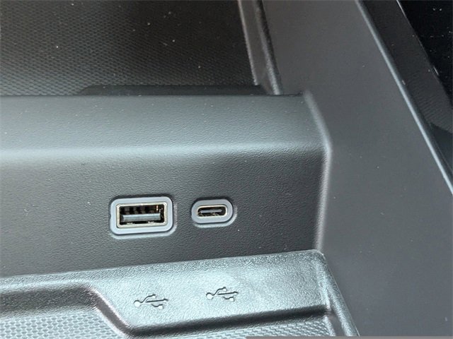 New 2025 Chevrolet Suburban Premier image 29