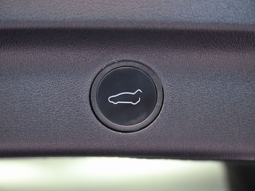 Used 2021 Tesla Model Y Long Range image 15