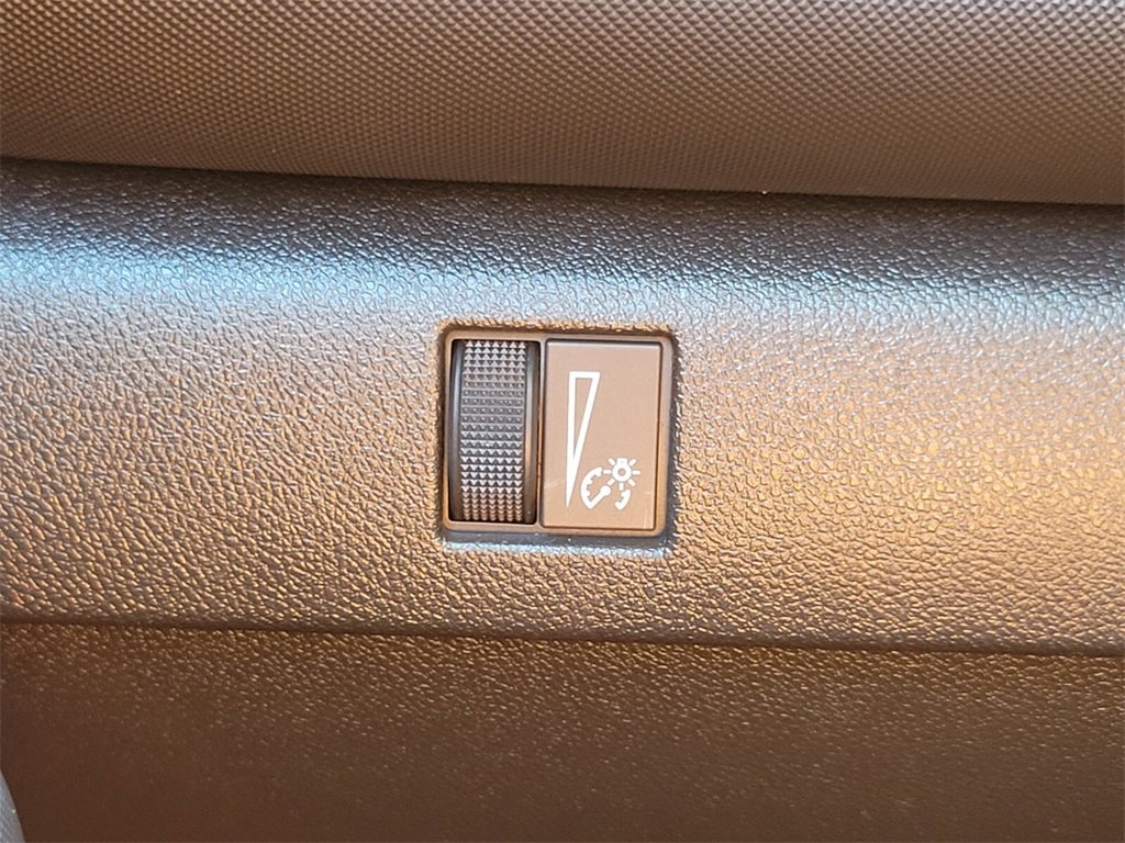 Used 2024 Chevrolet Colorado Z71 w/ Z71 Convenience Package 2 image 22