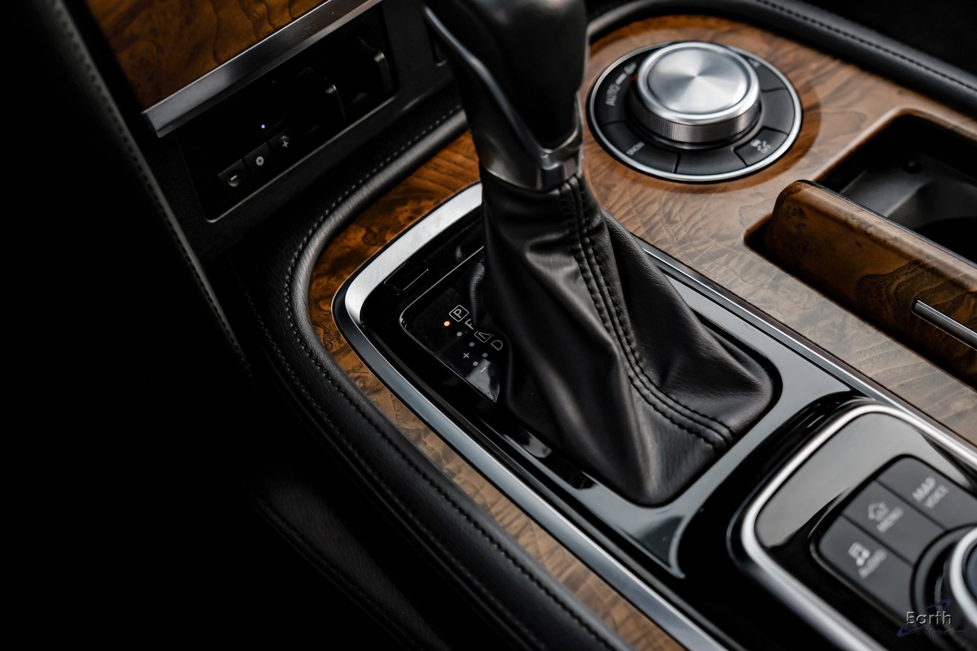 Used 2021 Nissan Armada SL w/ Captain's Chairs Package image 51