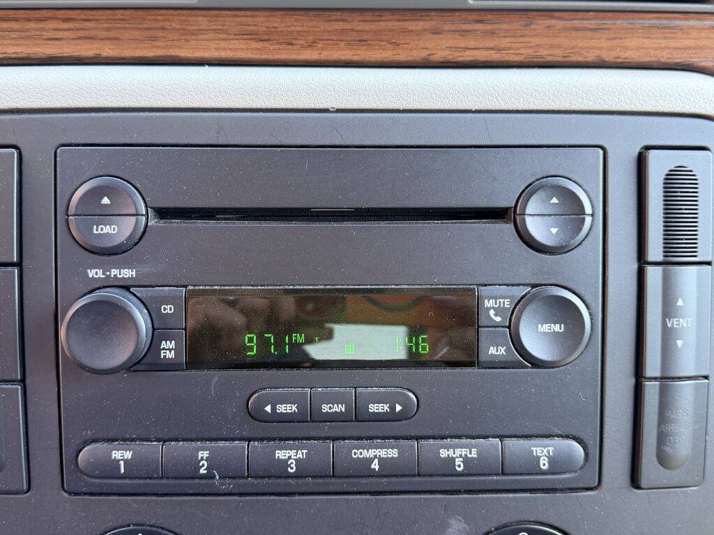 Used 2004 Ford Freestar SEL FWD image 18