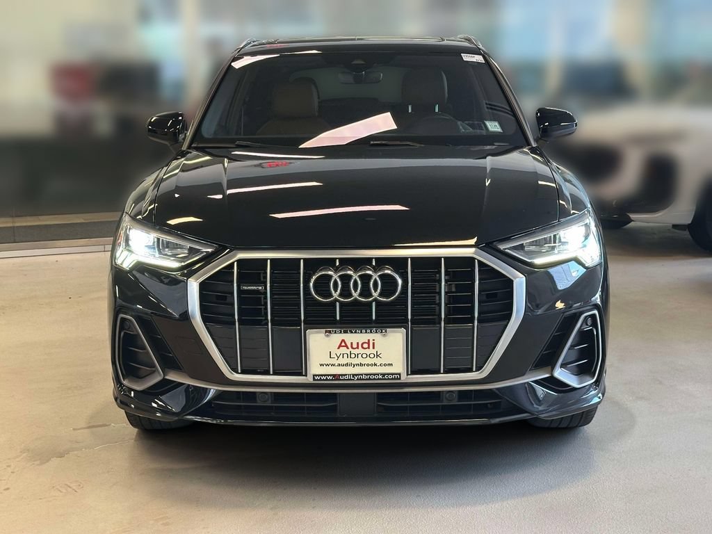 Used 2023 Audi Q3 2.0T Premium w/ Convenience Package AWD/4WD image 2