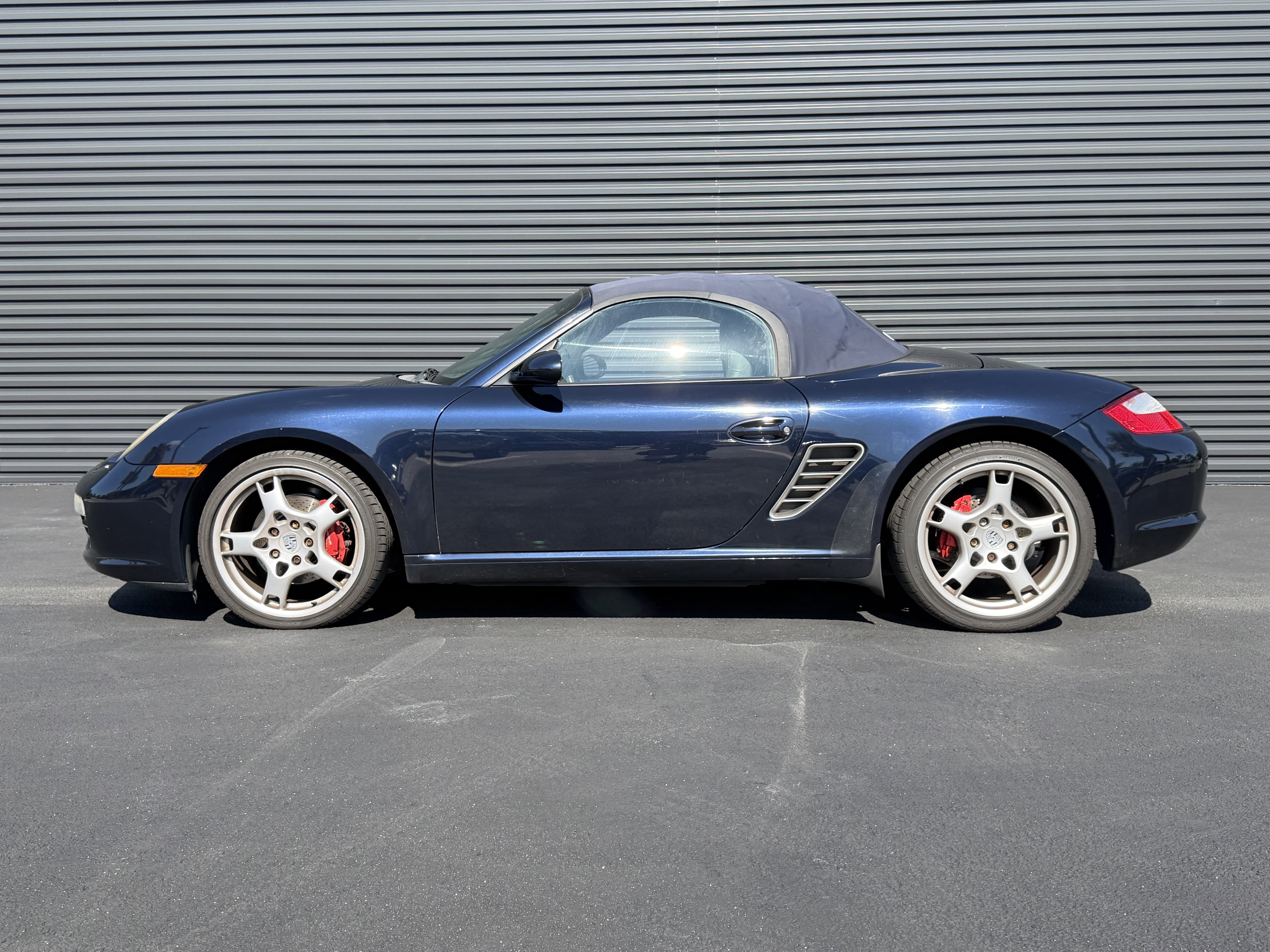 Used 2005 Porsche Boxster S RWD image 2