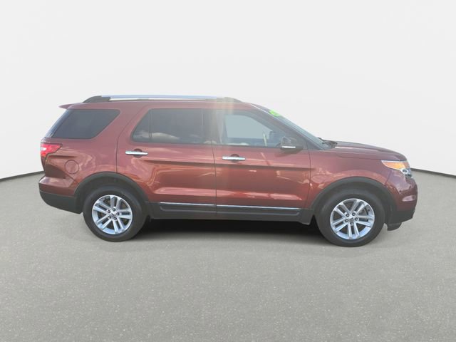 Used 2014 Ford Explorer XLT w/ Equipment Group 202A image 4