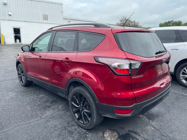 Used 2017 Ford Escape SE w/ Equipment Group 201A AWD/4WD image 4