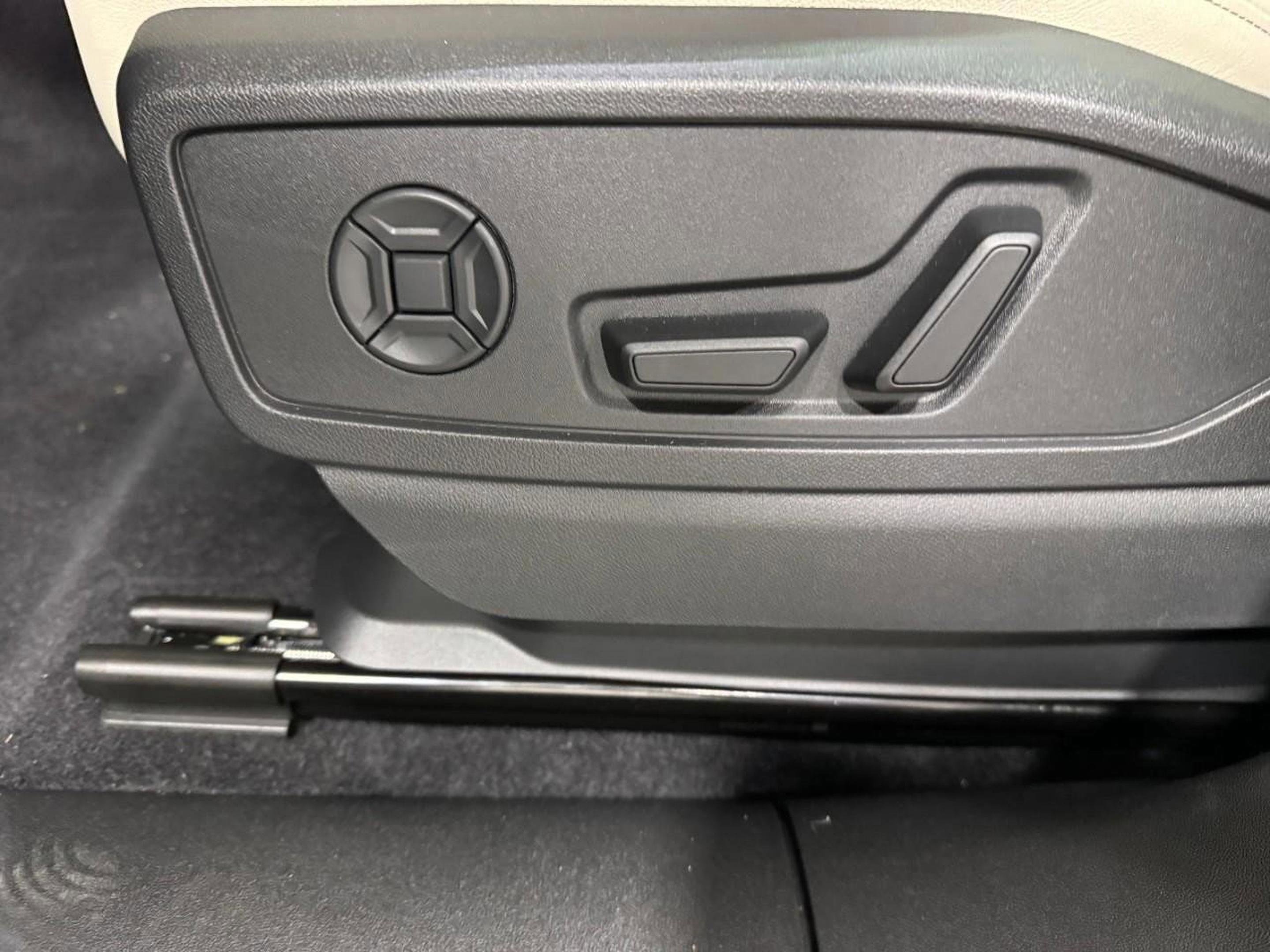 New 2025 Audi Q5 Premium image 22