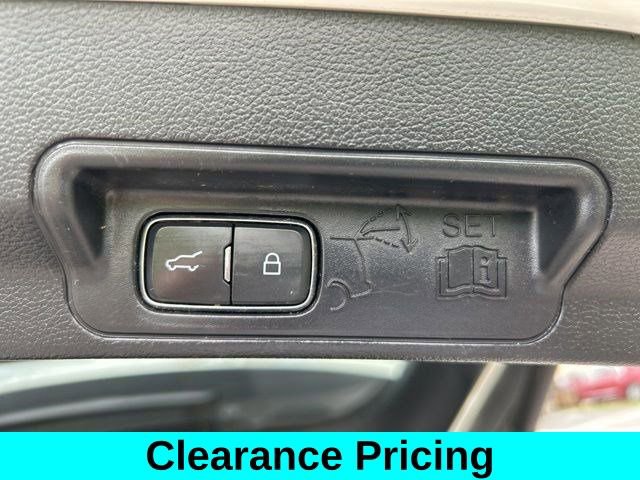 Used 2021 Ford Explorer XLT image 45