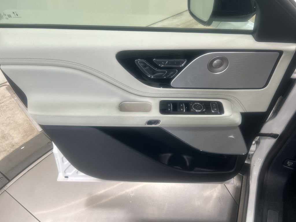 New 2025 Lincoln Aviator Black Label w/ Black Label Special Edition image 12