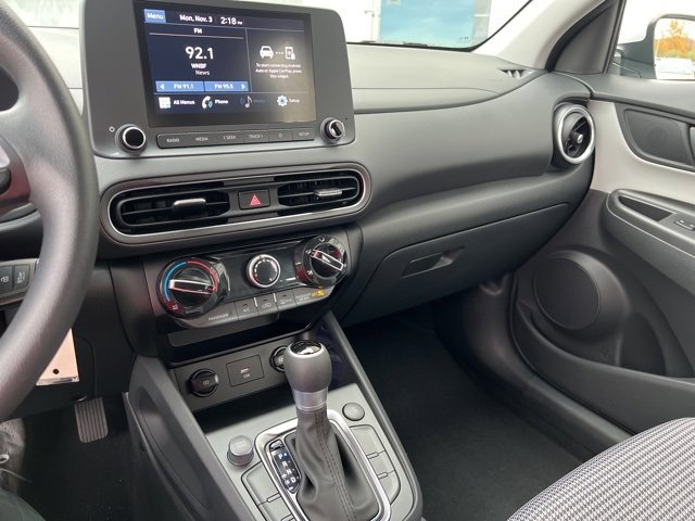 Used 2023 Hyundai Kona SE image 10