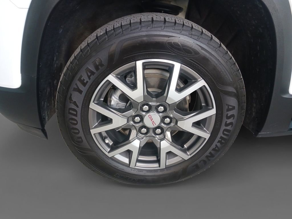 Used 2023 GMC Acadia SLE image 15