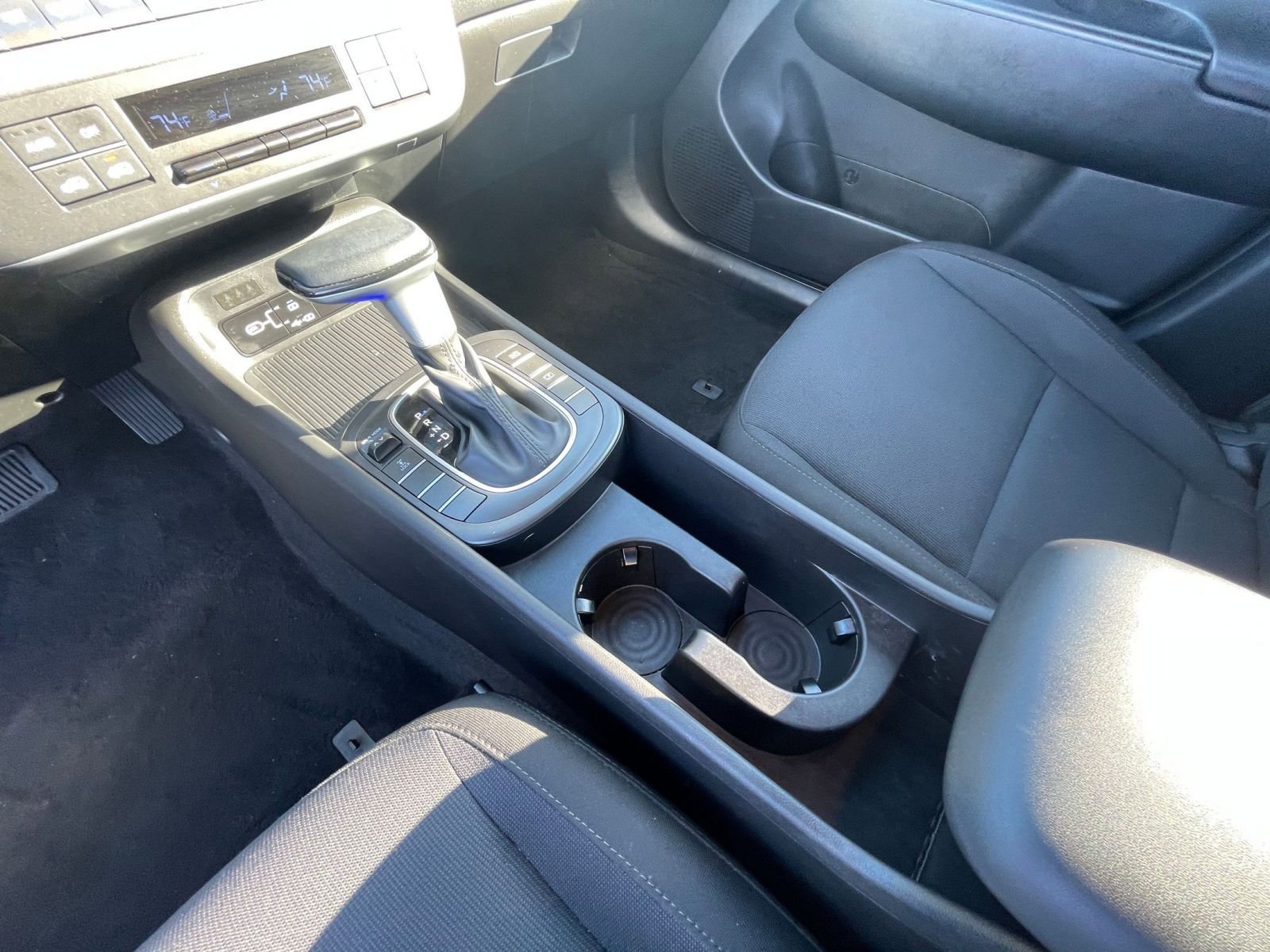 Used 2025 Hyundai Kona SEL image 36