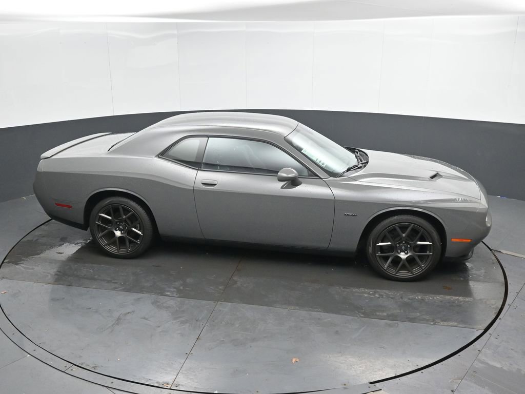 Used 2017 Dodge Challenger R/T image 32