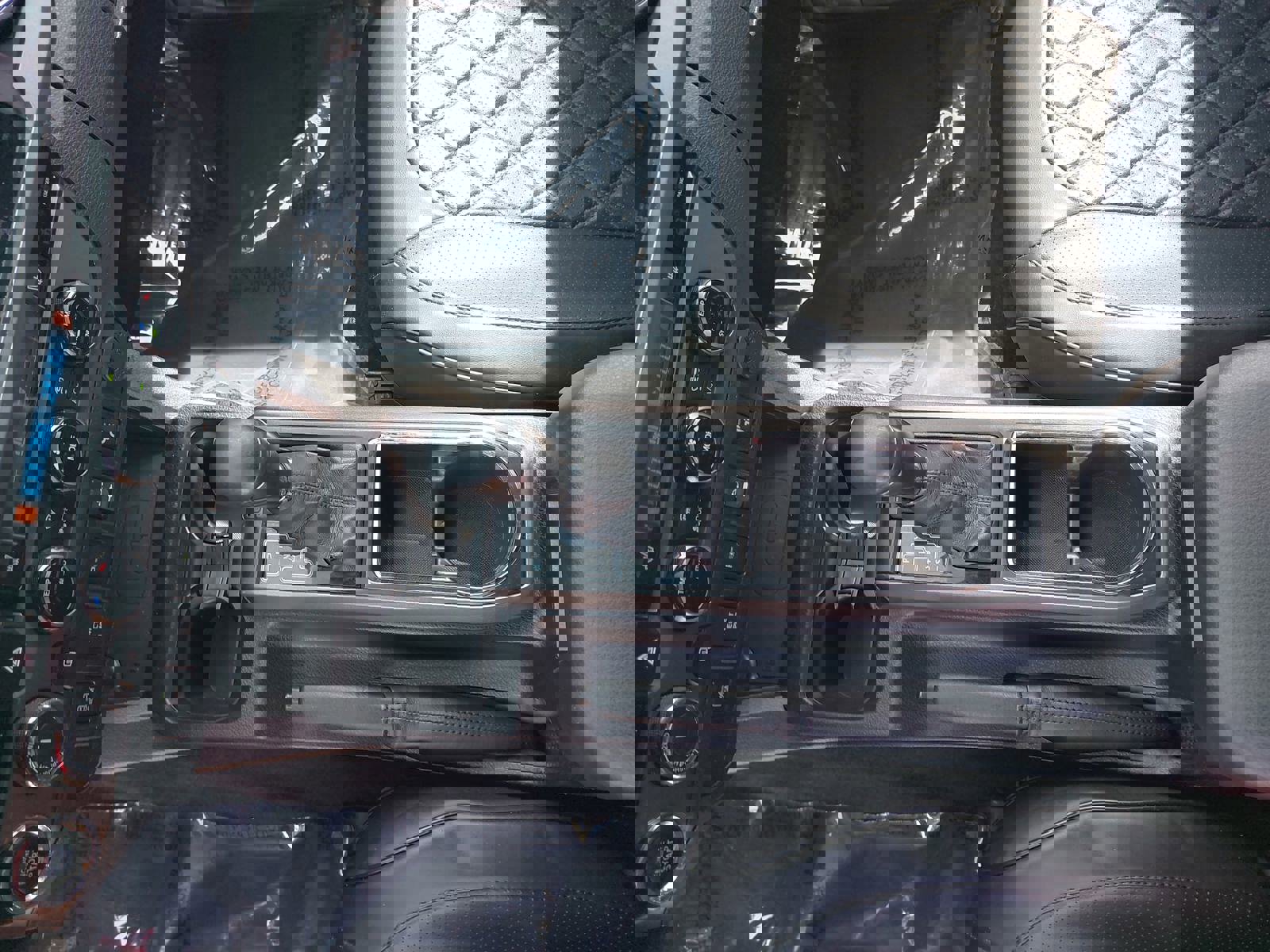 Used 2016 Toyota Tacoma TRD Off-Road w/ Premium & Technology Package image 25