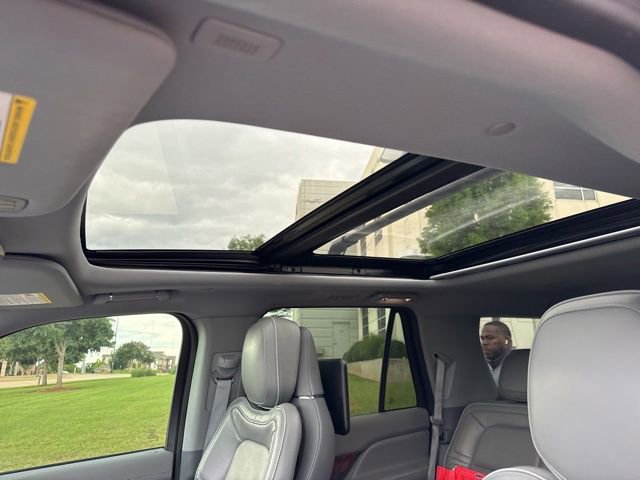 Used 2019 Lincoln Navigator Reserve w/ Cargo Package AWD/4WD image 10