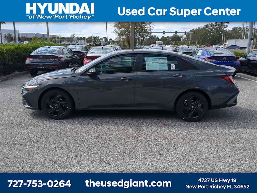 New 2026 Hyundai Elantra SEL Sport Premium image 3