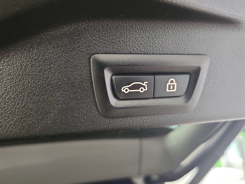 Used 2022 BMW X5 M50i AWD/4WD image 32