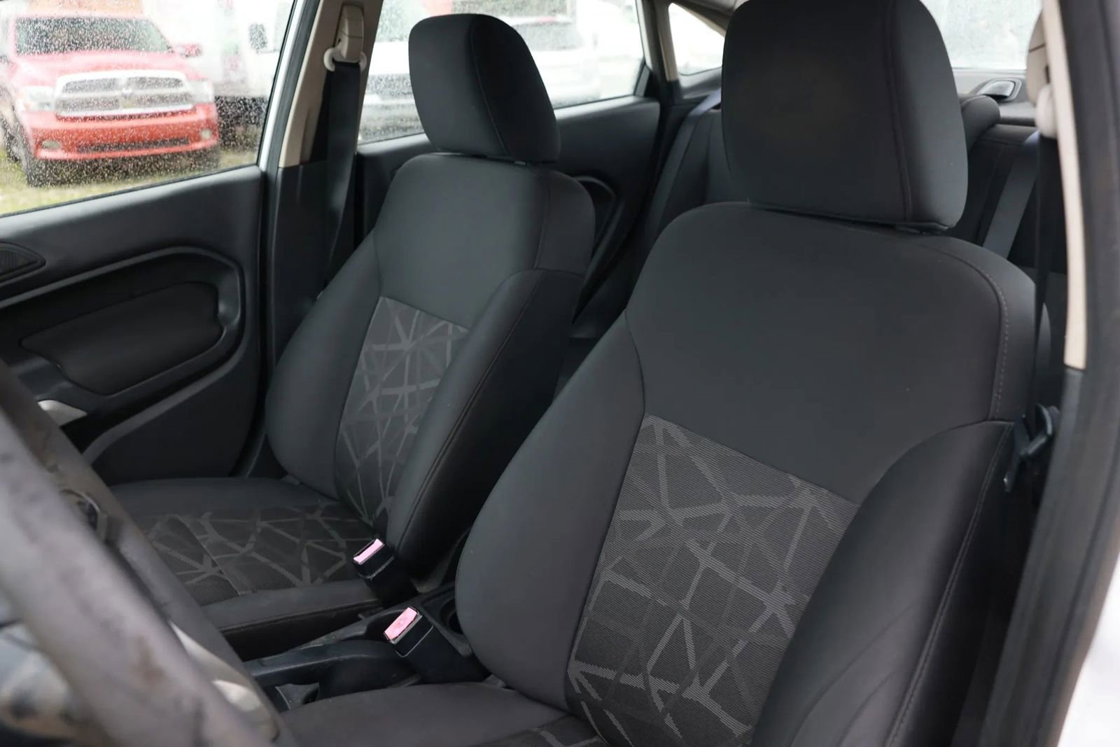 Used 2011 Ford Fiesta SE w/ Super Fuel Economy Pkg image 12